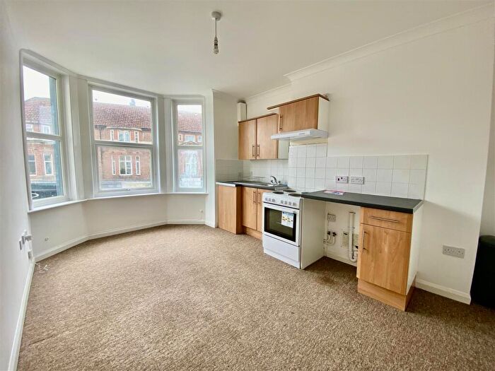 1 Bedroom Flat To Rent In Rowlands Road, Worthing, BN11