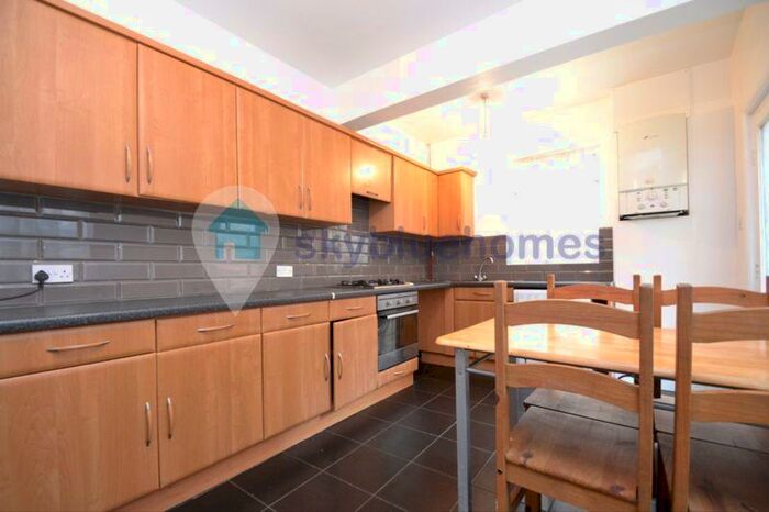 4 Bedroom Terraced House To Rent In St Albans Road, Leicester, LE2