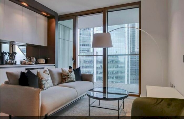 Studio To Rent In Canary Wharf, London, E14