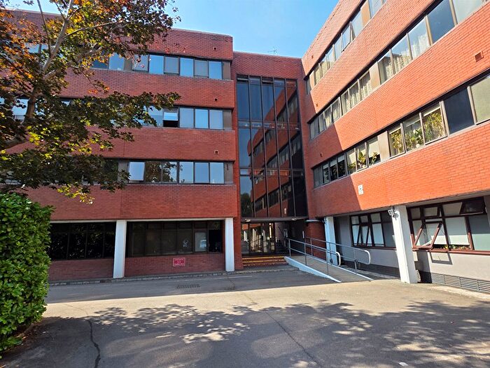 2 Bedroom Flat For Sale In Walton Street, Aylesbury, HP21