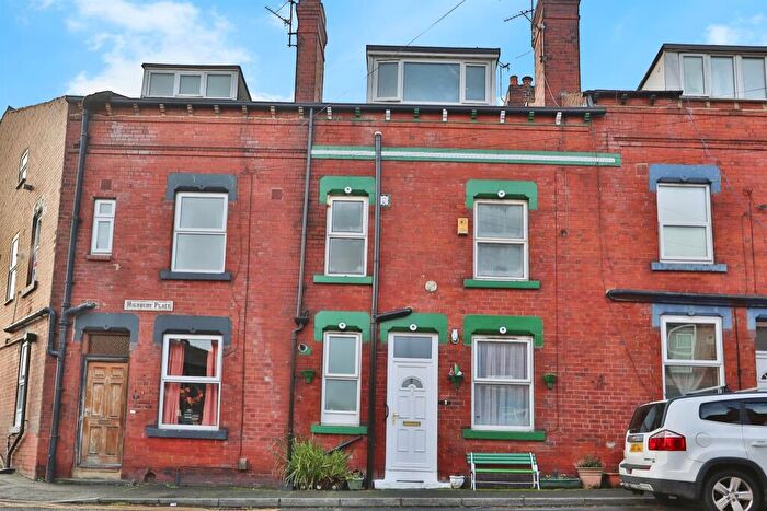 2 Bedroom Terraced House For Sale In Highbury Place, Leeds, LS6