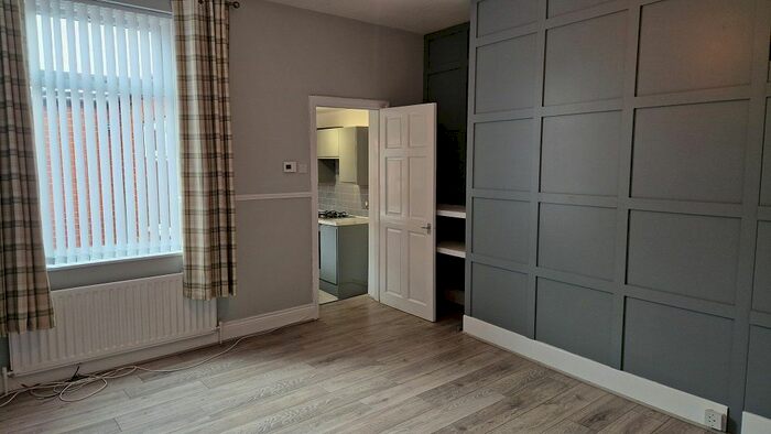 3 Bedroom Flat To Rent In Stowell Terrace, Heworth, Gateshead, NE10