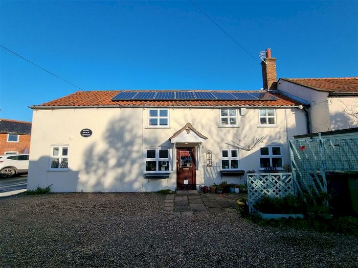 3 Bedroom Character Property For Sale In Mill Street, Gimingham, Norwich, NR11