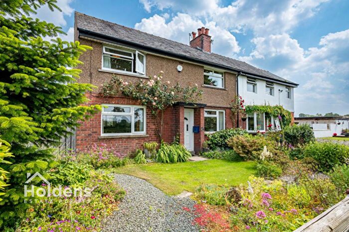 3 Bedroom Semi-Detached House For Sale In Fowler Avenue, Farington Moss, PR26