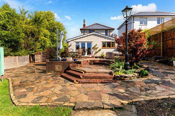 3 Bedroom Detached House For Sale In Mount Pleasant Road, Alton, GU34