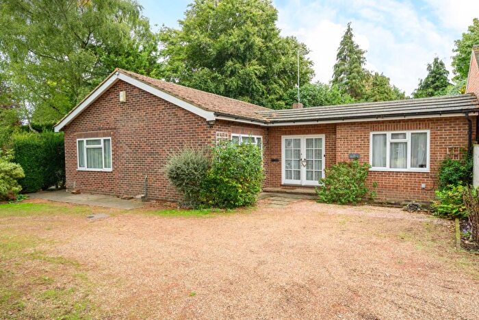 3 Bedroom Bungalow For Sale In York Road, Weybridge, KT13