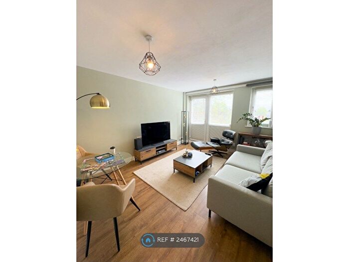 2 Bedroom Maisonette To Rent In Andrew Court, London, SE23