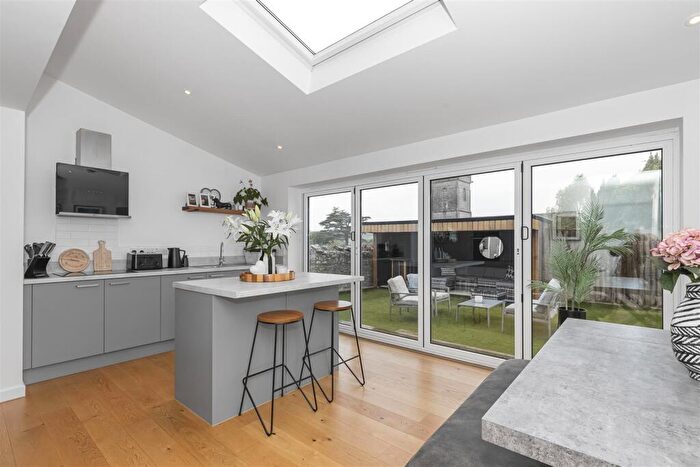 3 Bedroom End Of Terrace House For Sale In Tilley Close, Farmborough, BA2