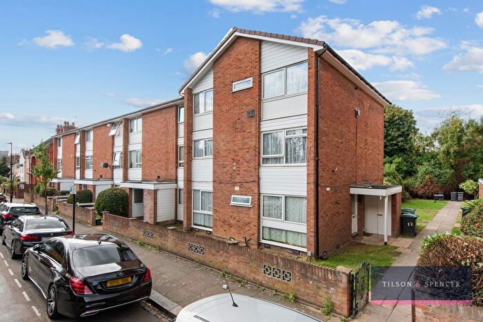 2 Bedroom Maisonette For Sale In Spencer Road, London, N17