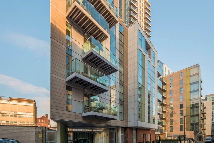 3 Bedroom Flat To Rent In Goodchild Road, Hackney, London, N4