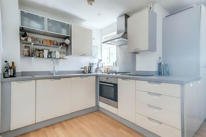 1 Bedroom Apartment For Sale In Lambourne Chase, Chelmsford, CM2
