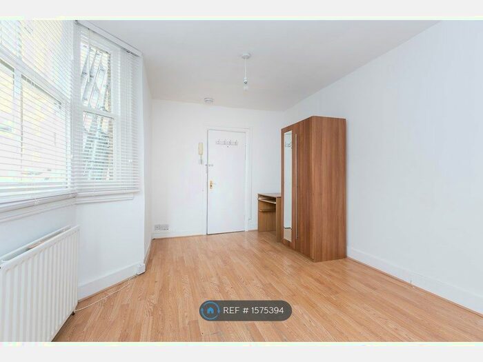 Studio To Rent In Cranbrook Park, London, N22