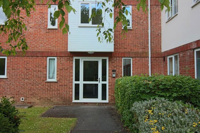 1 Bedroom Flat To Rent In Longstock Court, Walled Meadow, Andover, SP10