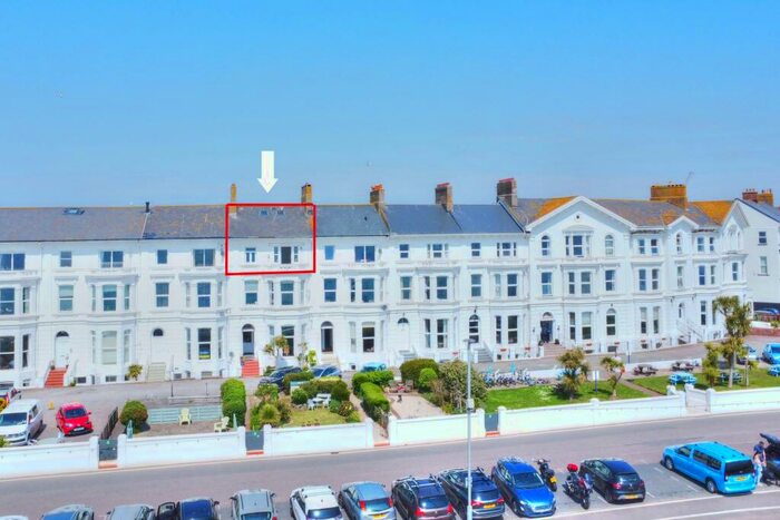 2 Bedroom Apartment To Rent In Morton Crescent Exmouth, EX8