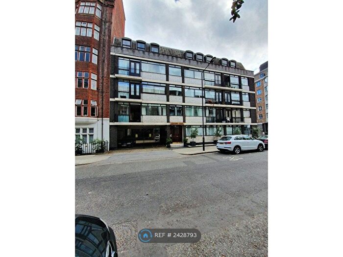 2 Bedroom Flat To Rent In Guilford Court, London, WC1N