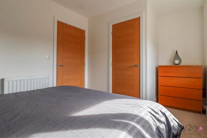 2 Bedroom Semi-Detached House For Sale In Hastings Grange, Sheffield, S7