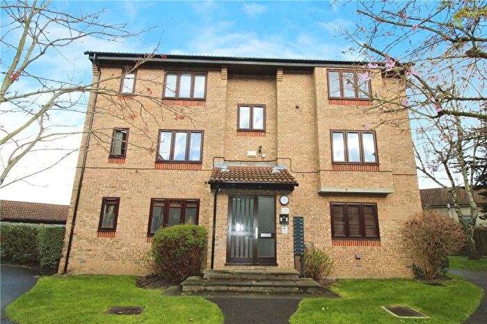 Studio To Rent In Gresham Way, London, SW19