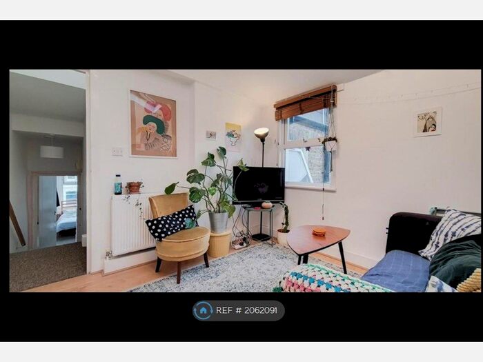 3 Bedroom Flat To Rent In Kyverdale Road, London, N16