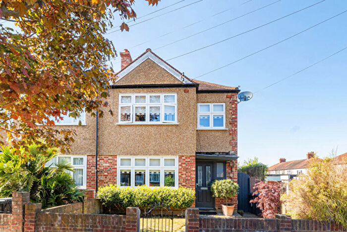 3 Bedroom End Of Terrace House For Sale In Beverley Road, Mitcham, CR4