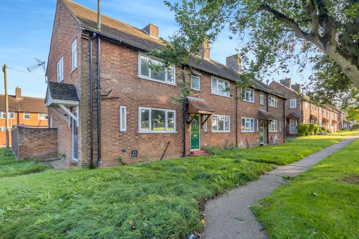 2 Bedroom End Of Terrace House For Sale In Lincoln Crescent, DN21