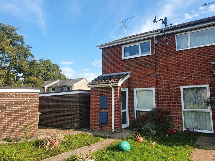 2 Bedroom End Of Terrace House To Rent In Launceston Drive, Boyatt Wood, SO50