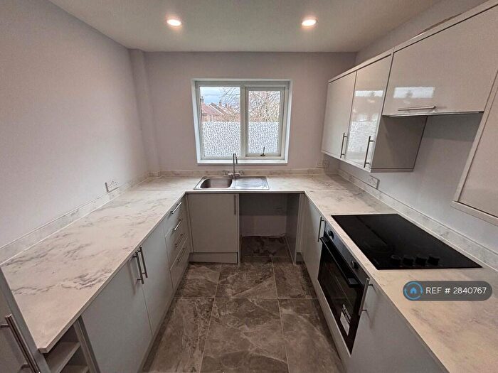 2 Bedroom Flat To Rent In Preston, Preston, PR2