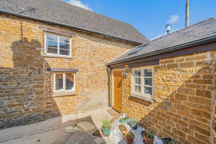 3 Bedroom Cottage To Rent In Adderbury, Oxfordshire, OX17