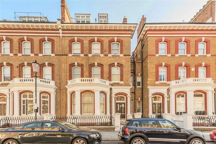 2 Bedroom Flat To Rent In Roland Gardens, London, SW7