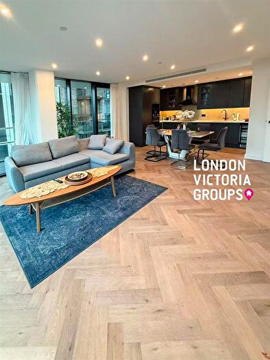 2 Bedroom Flat To Rent In Merino Gardens, London, E1W