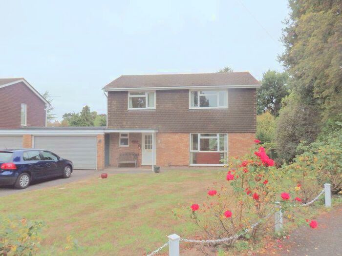 4 Bedroom Detached House To Rent In Walters Mead, Ashtead, KT21