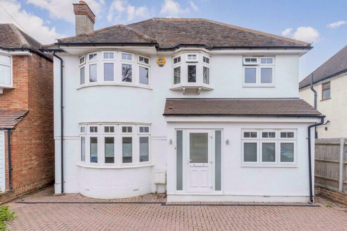 5 Bedroom Semi-Detached House To Rent In Elmbridge Avenue, Surbtion, KT5