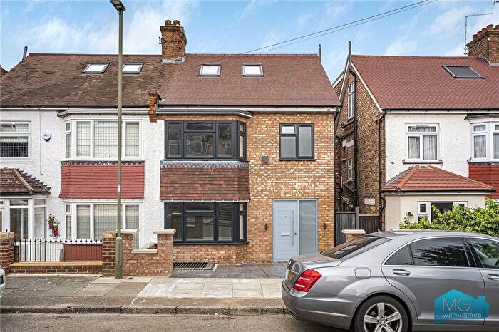 5 Bedroom Semi Detached House For Sale In Fernwood Crescent, London, N20