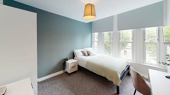 3 Bedroom Flat To Rent In Whiteladies Road, Clifton, Bristol, BS8