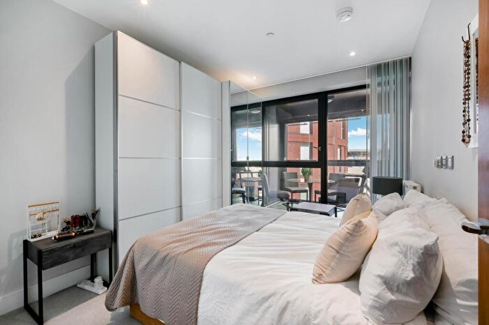 1 Bedroom Apartment For Sale In Avalon Point, Silvocea Way, London, E14