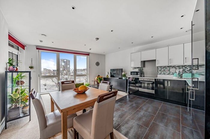 2 Bedroom Flat To Rent In Bellville House, Greenwich, SE10