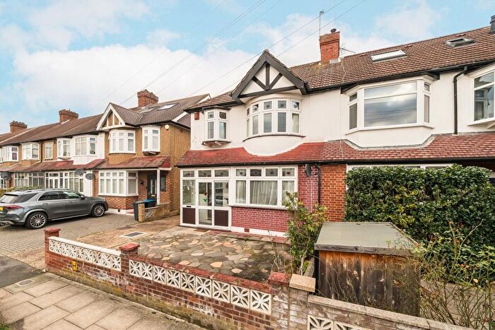 3 Bedroom Property To Rent In Buckleigh Avenue, West Wimbledon, SW20