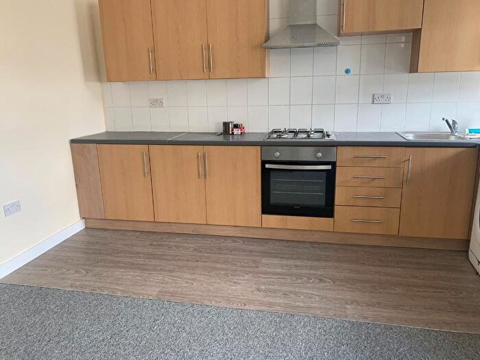 3 Bedroom Maisonette To Rent In Fairmile Avenue, London, SW16