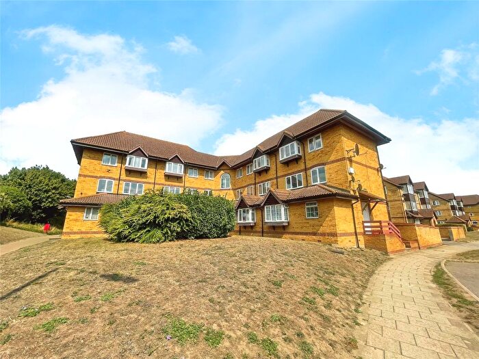 2 Bedroom Flat To Rent In Frobisher Road, Erith, DA8