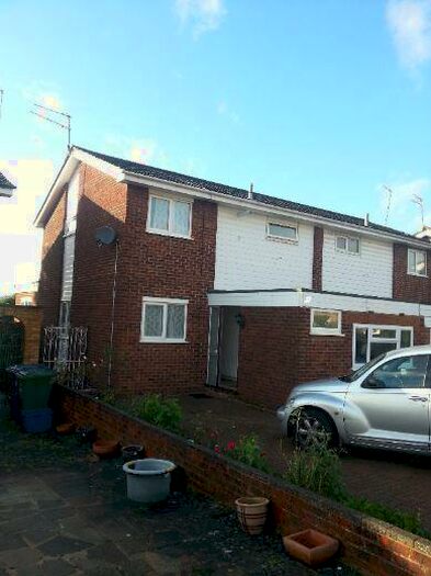 1 Bedroom Semi-Detached House To Rent In Ibsley Way, Barnet, EN4