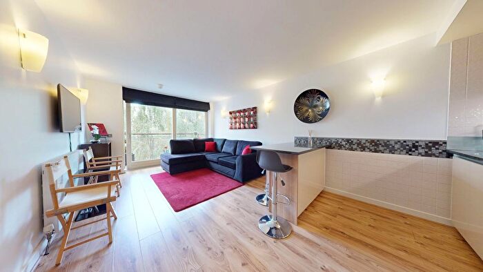 2 Bedroom Flat For Sale In West Parkside, London, SE10