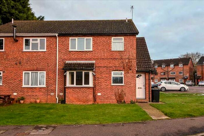 2 Bedroom Apartment To Rent In Guillemot Lane, Wellingborough, NN8