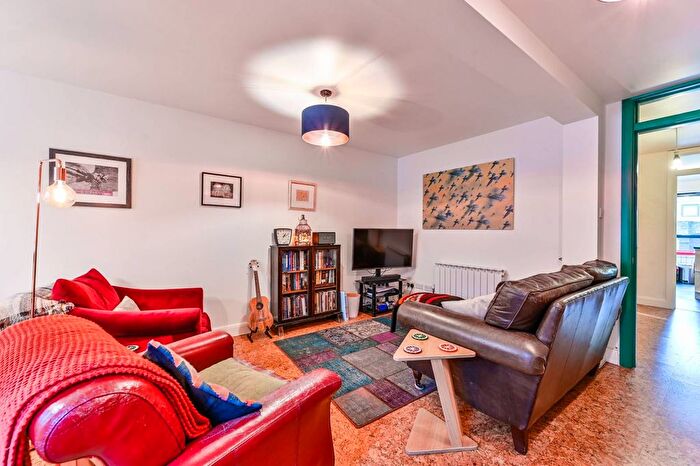 6 Bedroom Terraced House For Sale In Victorian Grove, Stoke Newington, London, N16