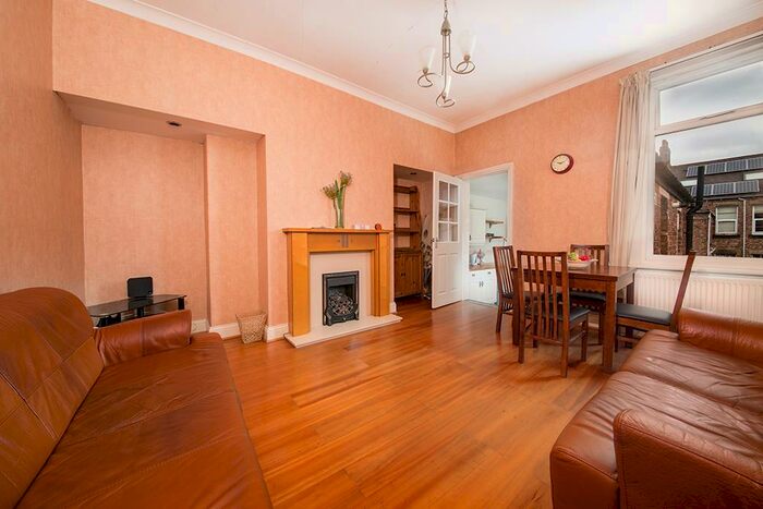 2 Bedroom Flat To Rent In Thornleigh Road, Jesmond, NE2