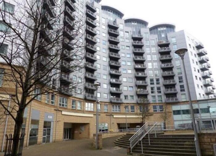 2 Bedroom Flat To Rent In Crown Heights, Alencon Link, Basingstoke, RG21
