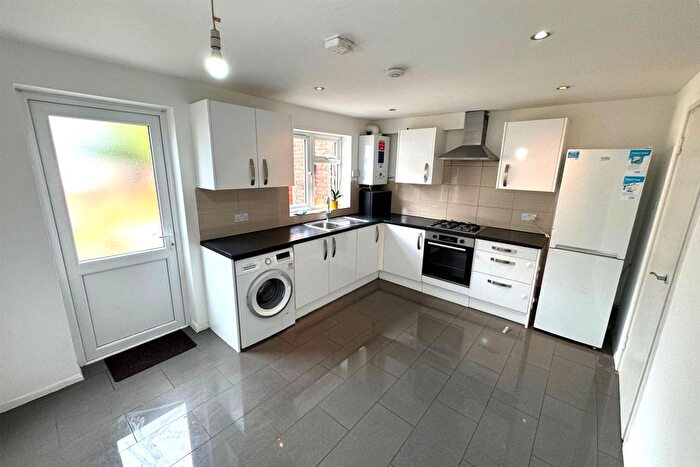 4 Bedroom Property To Rent In Moelyn Mews, Harrow, HA1