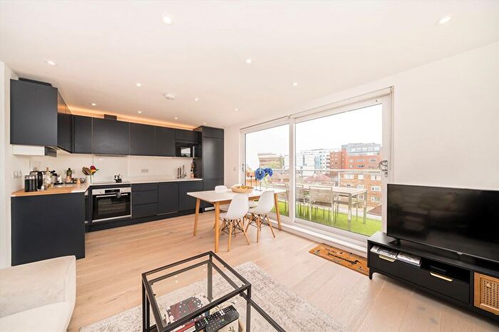 2 Bedroom Flat To Rent In Princes Road, Wimbledon, SW19