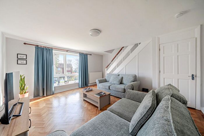 2 Bedroom Flat For Sale In Edge Hill, Wimbledon, London, SW19