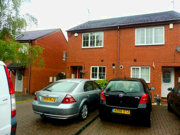2 Bedroom House To Rent In Tillingham Road, Leicester, LE5