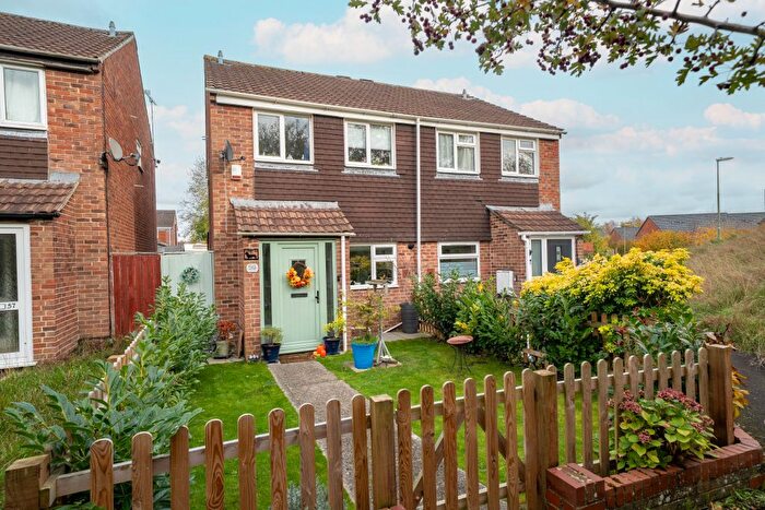 3 Bedroom Semi Detached House For Sale In Trajan Walk, Andover, SP10