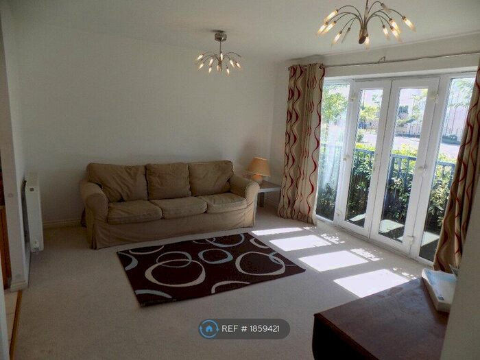 2 Bedroom Flat To Rent In Chambers Drive, Cambridge, CB4